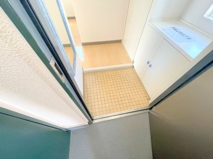 ハイネス石川の玄関