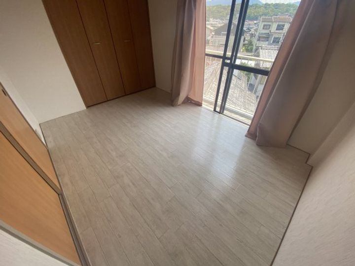 森井マンションの居間