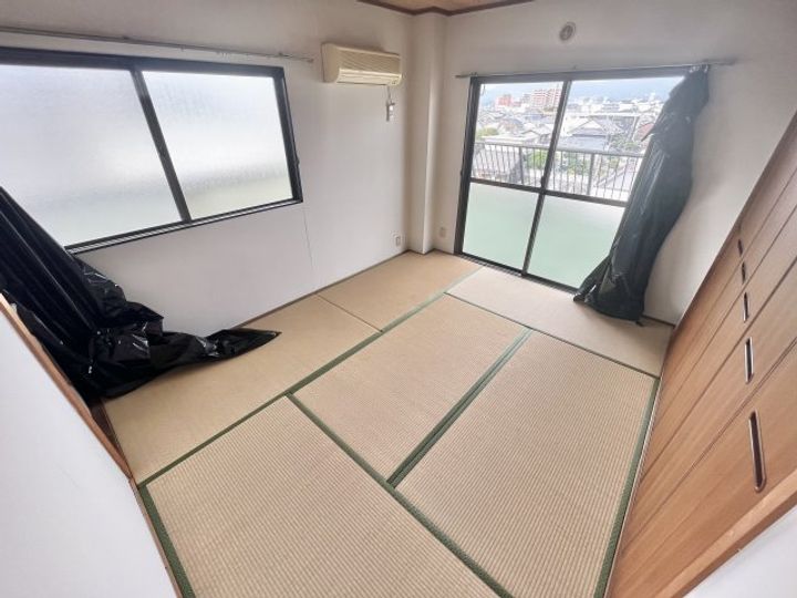 福田ポリスの内装