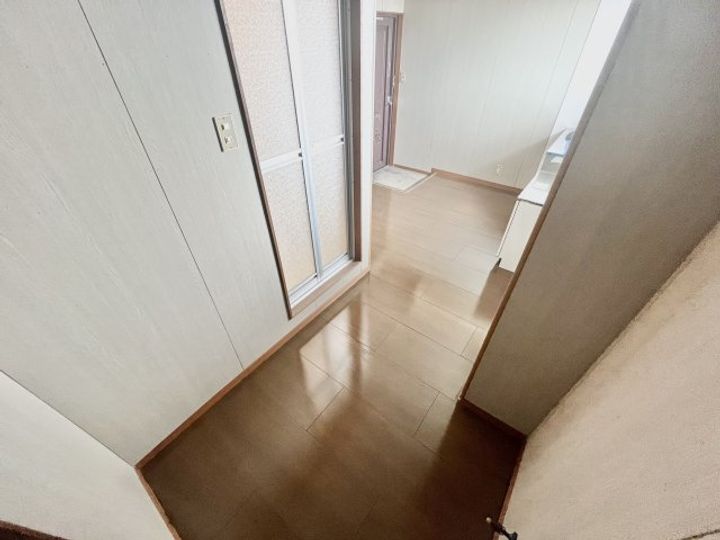 福田ポリスの居間