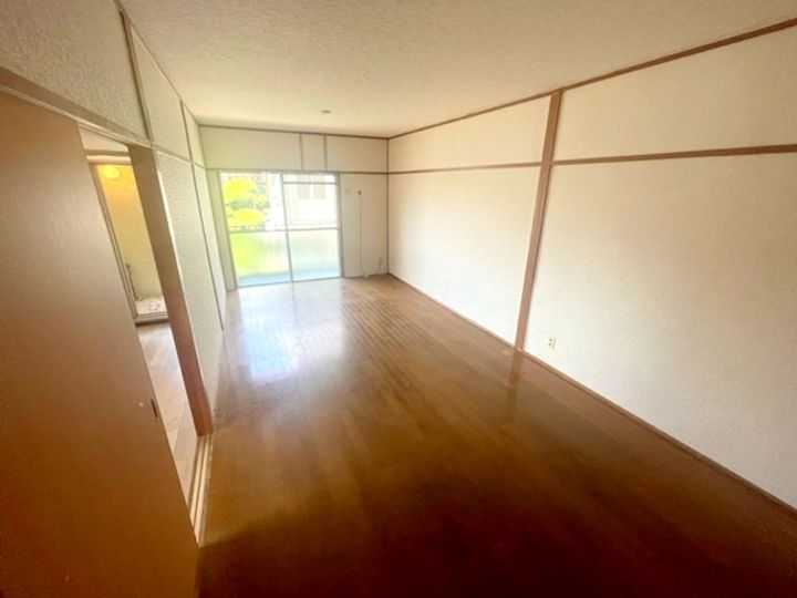 恵マンションの居間