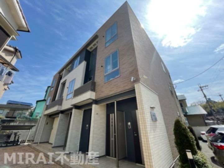 アルファコートの外観