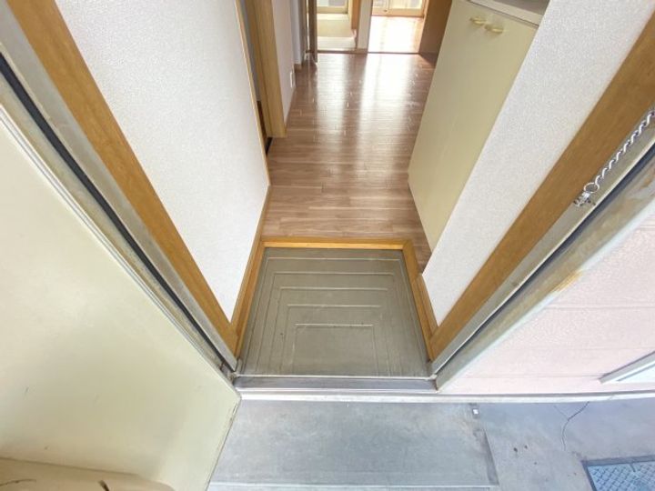 エステートピア楠の玄関