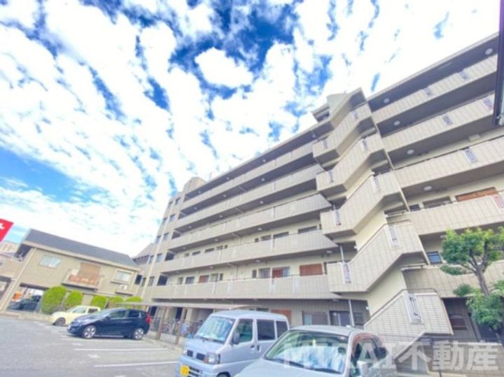 サンウエストの外観