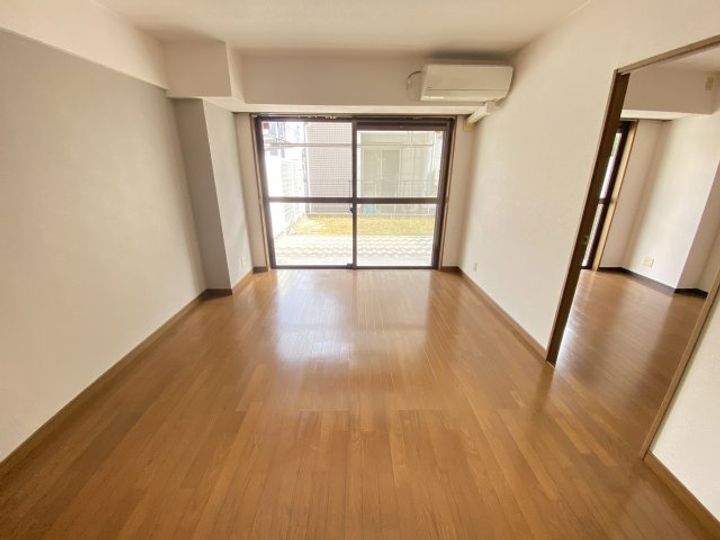 サンウエストの居間