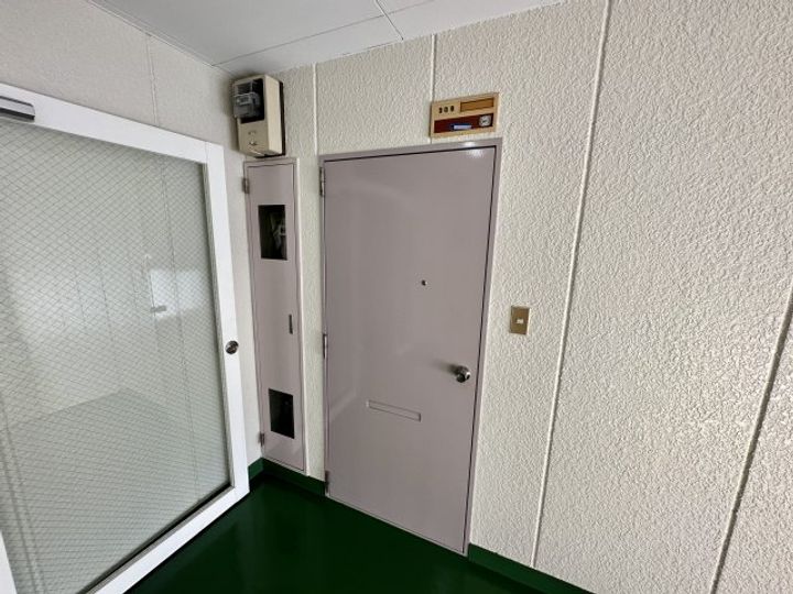 ルブラン甲陽の玄関