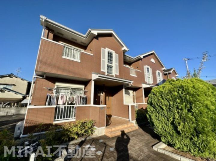 ファミールコートA棟の外観