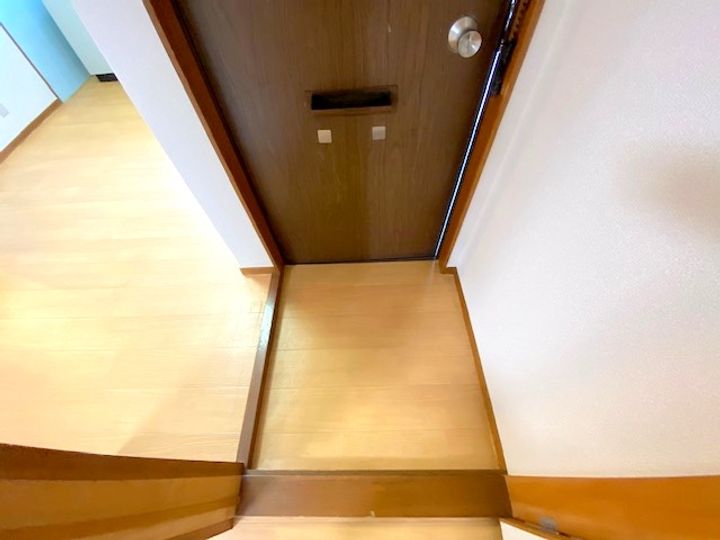 羽曳が丘ハイコーポⅡ号棟の玄関