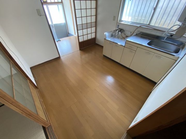 大阪府羽曳野市島泉1丁目(一戸建)の賃貸物件の居間