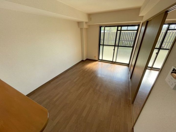 ソレーユ松村の居間