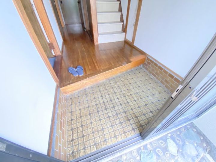 大阪府羽曳野市はびきの3丁目(一戸建)の賃貸物件の玄関