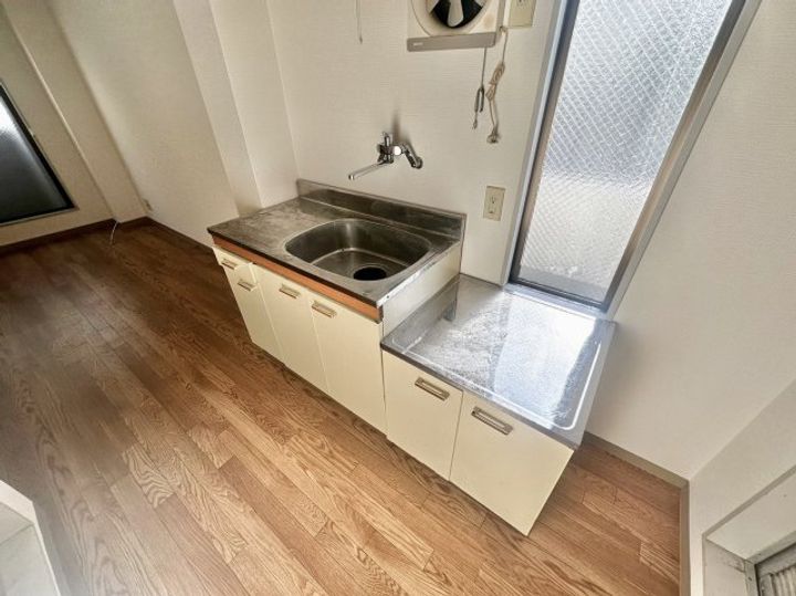 レイナ・ピノ道明寺のキッチン