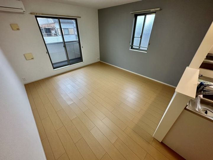 メゾンイーストの居間