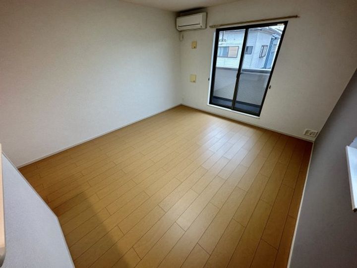 メゾンイーストの居間