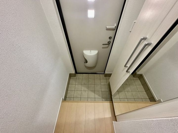 アルファコートの玄関