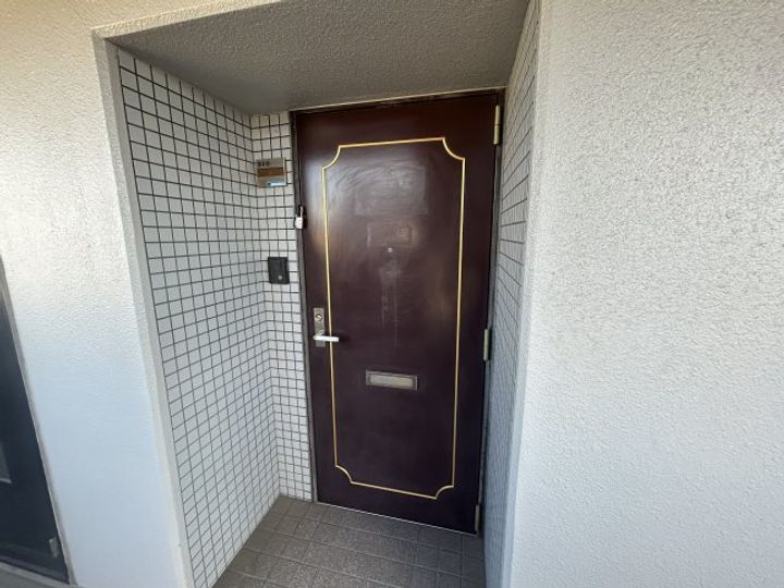 リバーサイド藤井寺の玄関