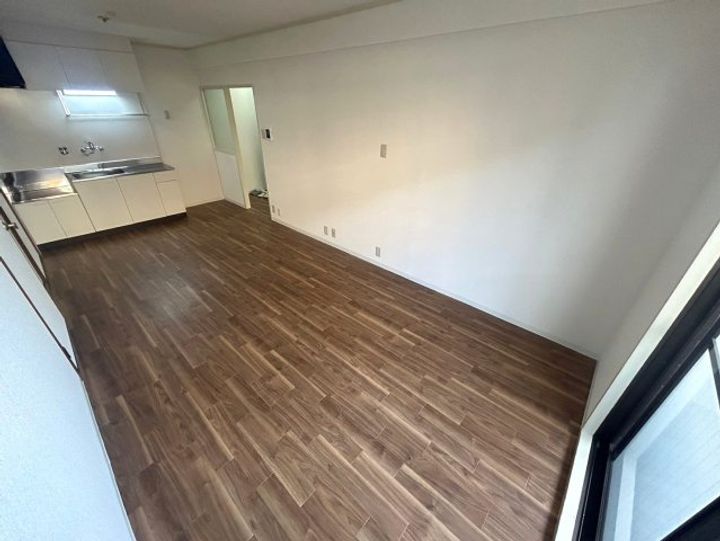 サンハイム陵西の居間