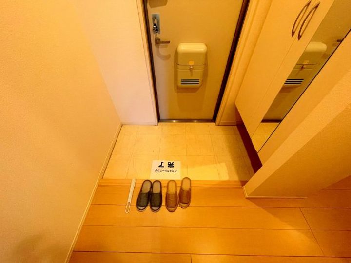 ファミールB棟の玄関