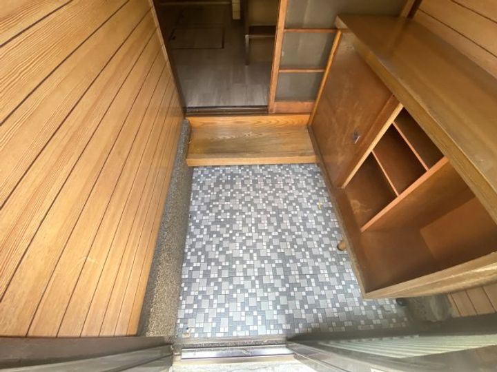 大阪府松原市高見の里6丁目(一戸建)の賃貸物件の玄関