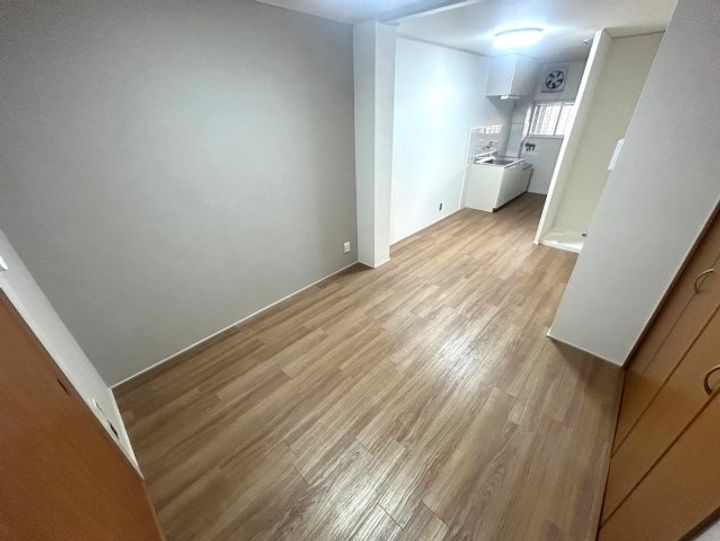 松川マンションの居間