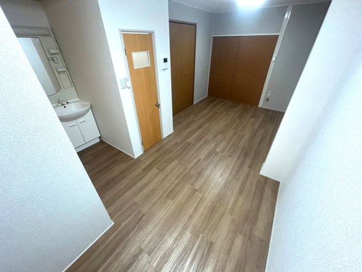 松川マンションの居間