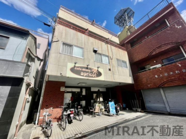 ファミリーハイツの外観