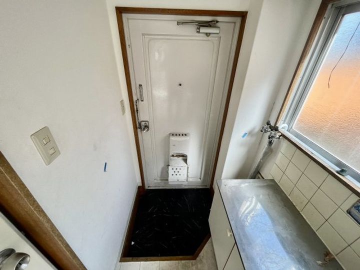 ファミリーハイツの玄関