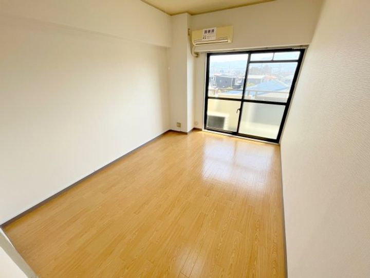 ドムール祐村の居間