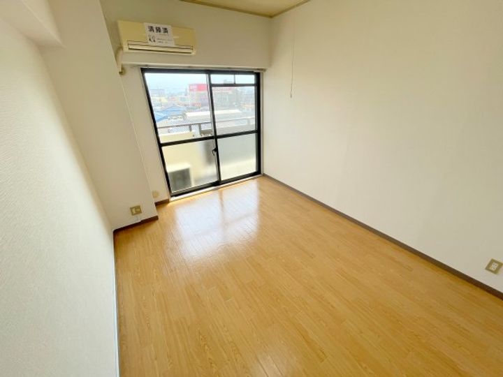 ドムール祐村の居間