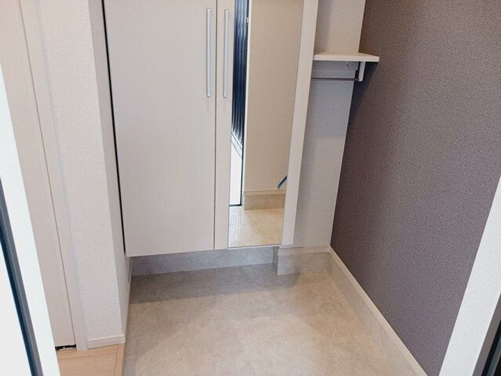 ラ ルーチェ ゼロの玄関