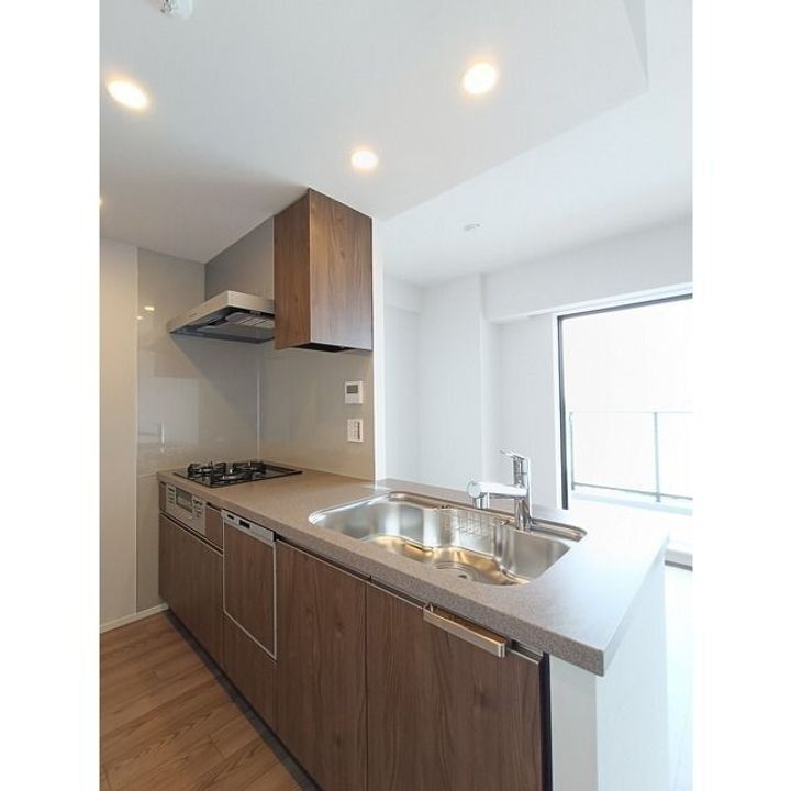 コンフォリア・リヴ八坂富士見のキッチン