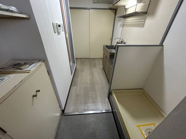 奥富ビル305の玄関
