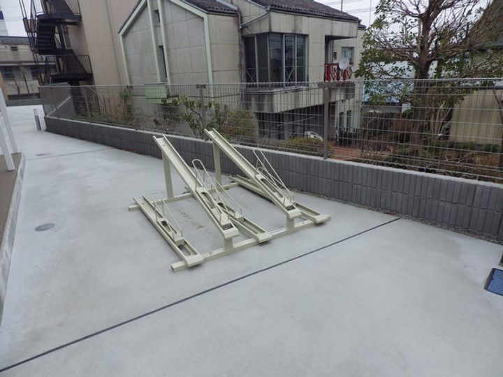 リブリ・緑の丘のその他画像