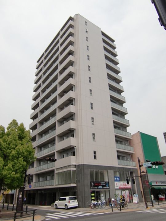 スパシエ八王子クレストタワーの外観