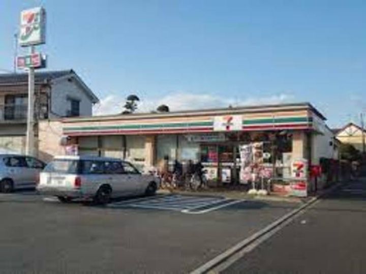 RSR(アールエスアール)の周辺