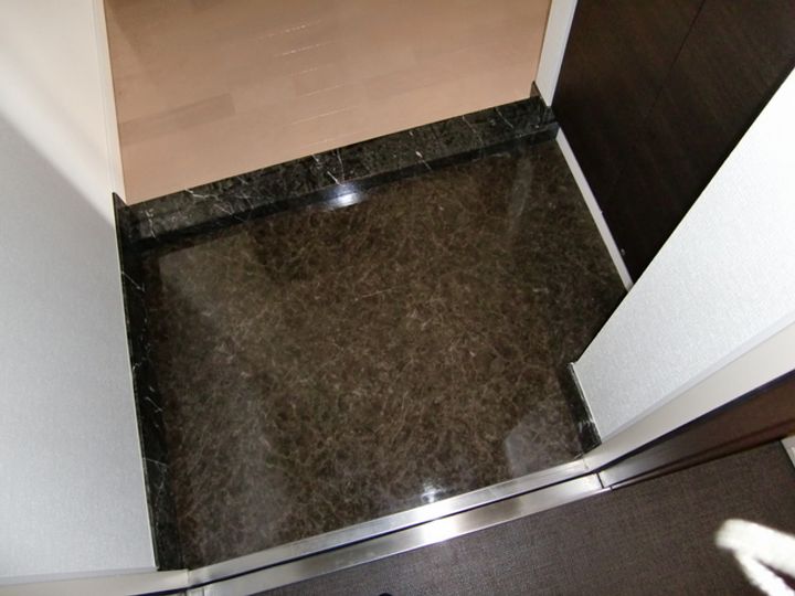 スパシエ八王子クレストタワーの玄関