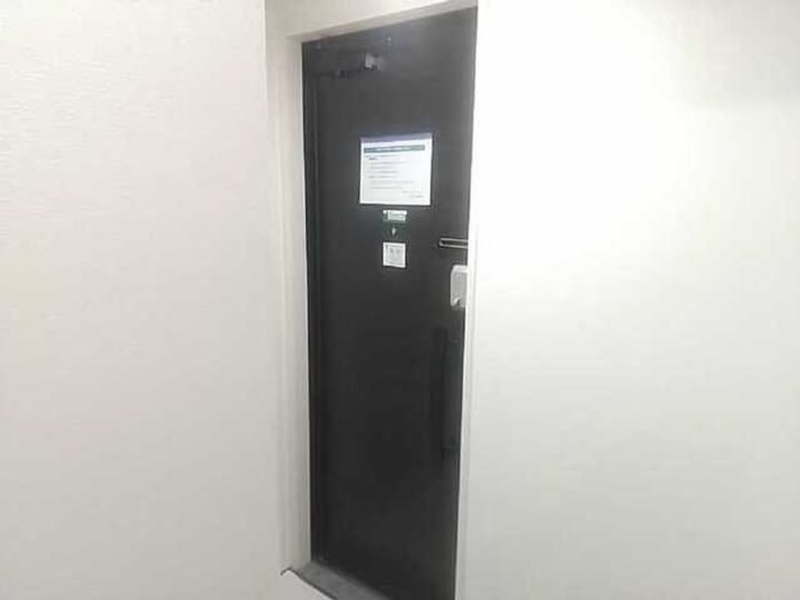 D−ROOM田町Bの玄関