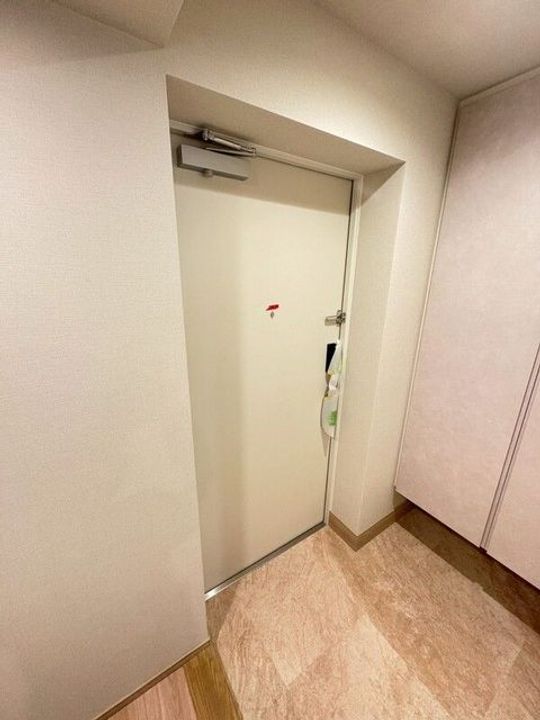 LUXENA八王子寺町の玄関