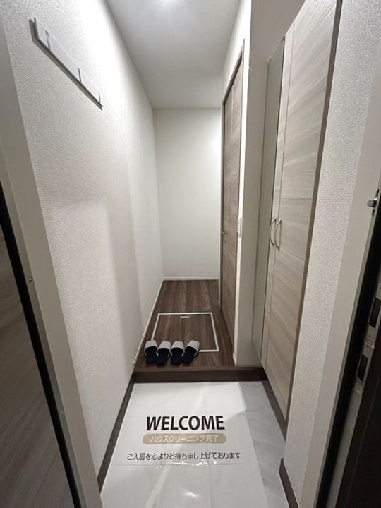 D−ROOM八幡町の玄関