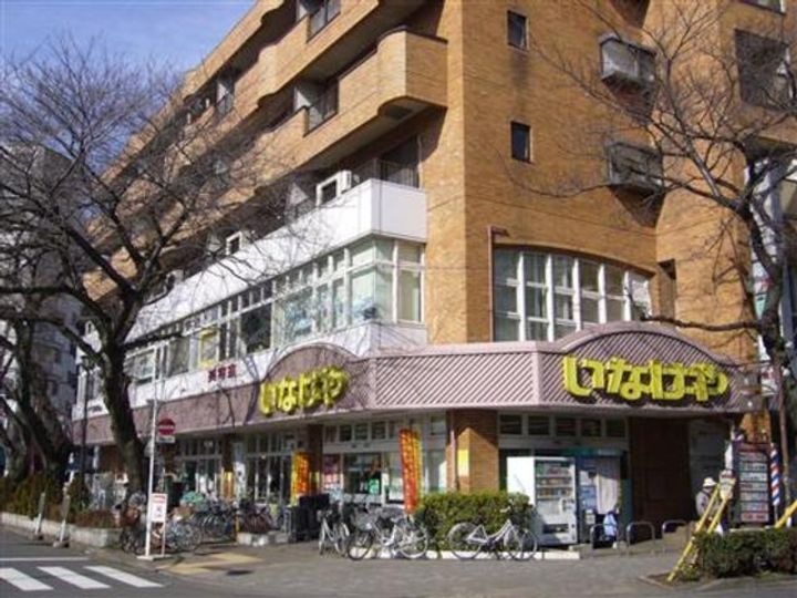 リヴイン国立の周辺