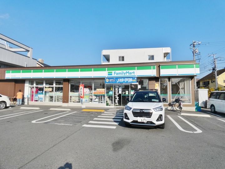 フォンターナ・ルチアの周辺