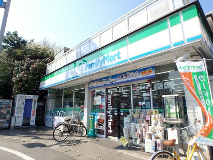 パフュームⅢの周辺