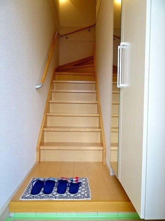 メゾンコリーヌの玄関