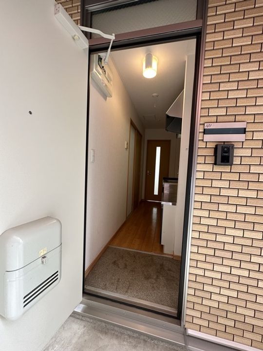 エルメゾン西立川 の玄関