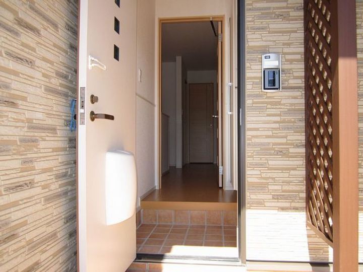 ルミナス・Mの玄関