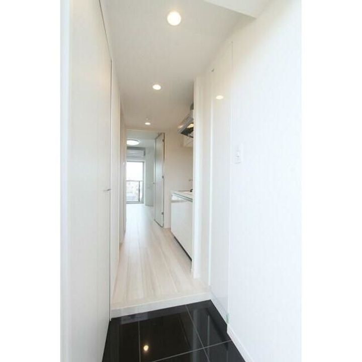 レアライズ立川AZ の玄関