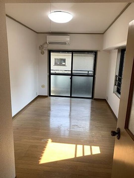 大南ビルの内装