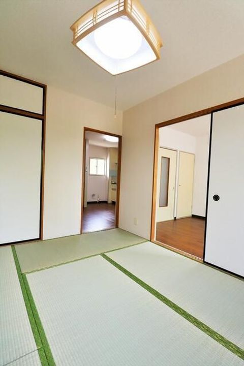 プラムヒルサワダの内装