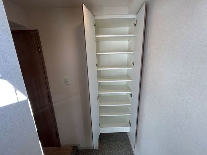 N−Stage豊田605の玄関