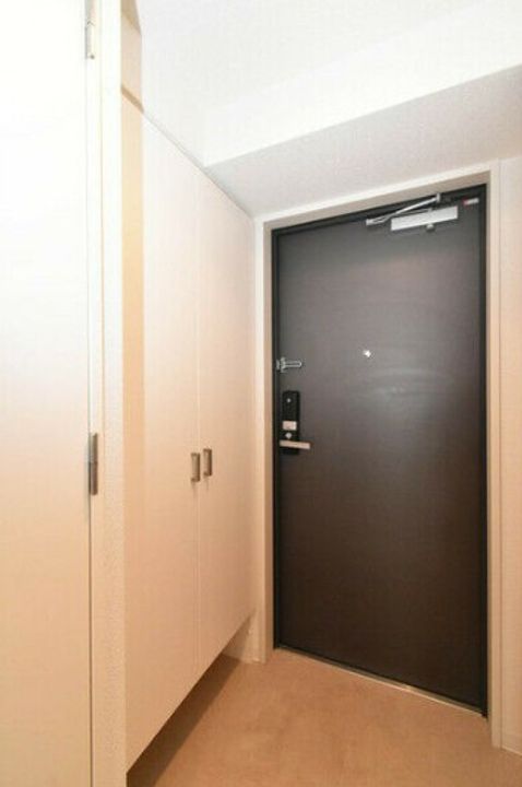 エスリード京橋グランツの玄関